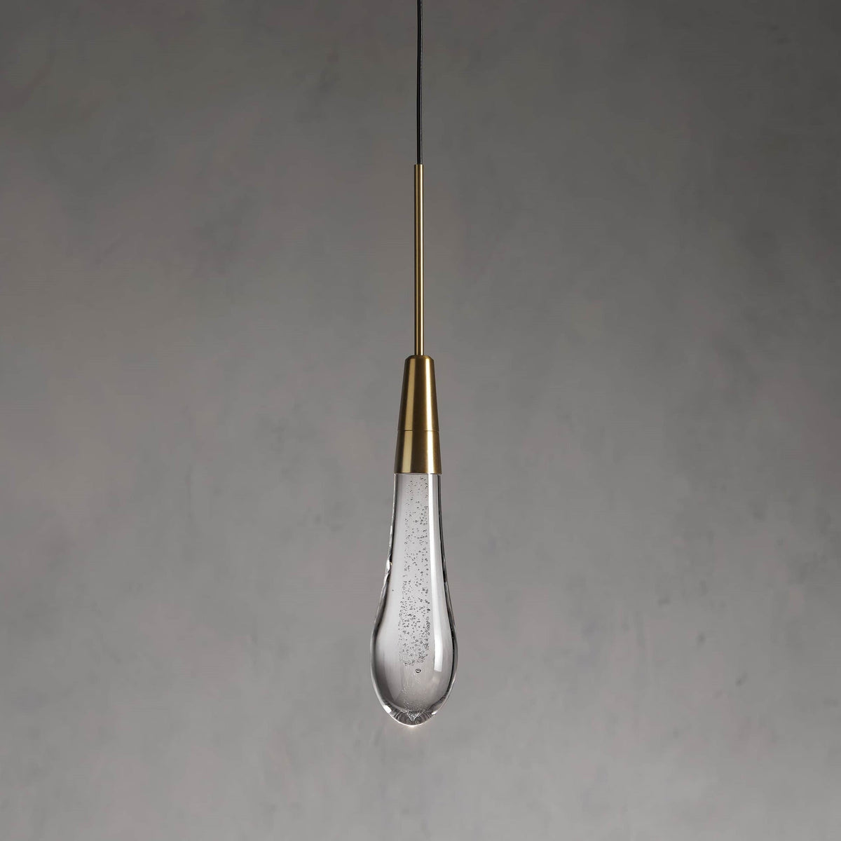 Soltaire Single Pendant Light
